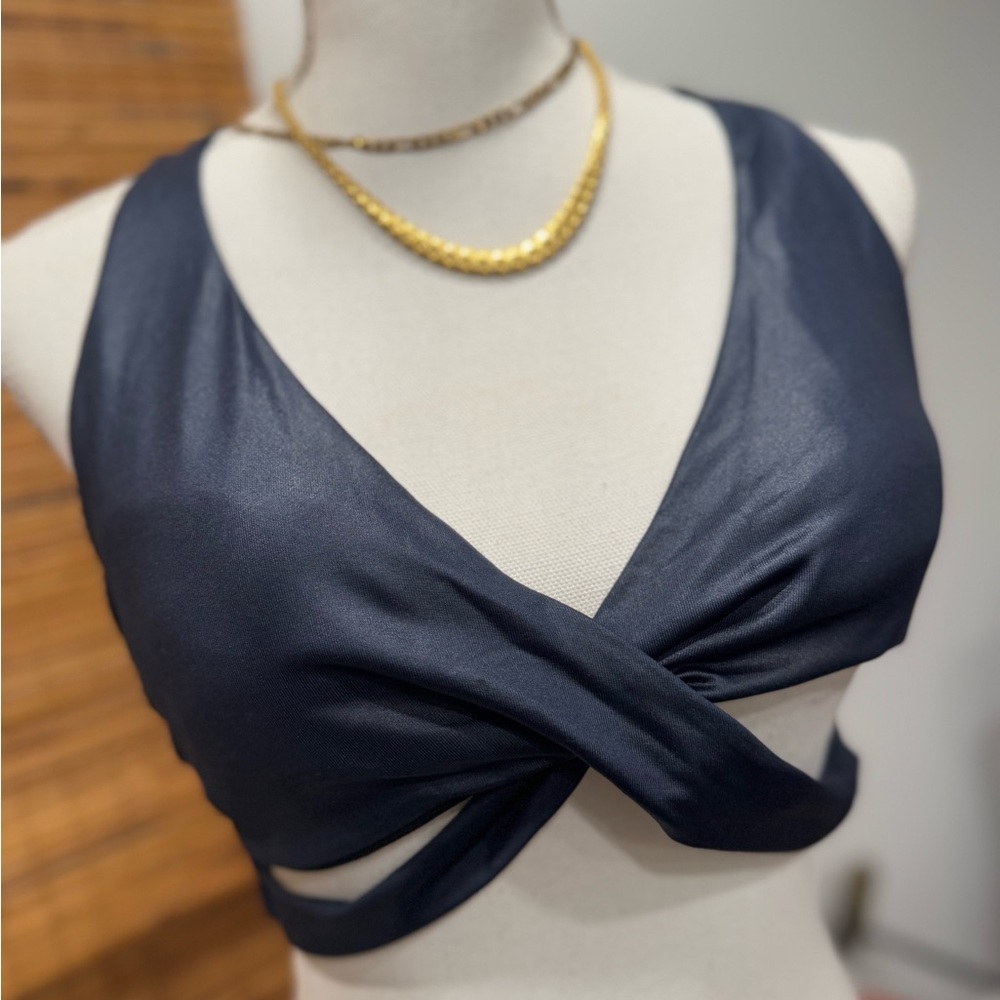 Chic Black Wrap Crop Top - Picture 1 of 4